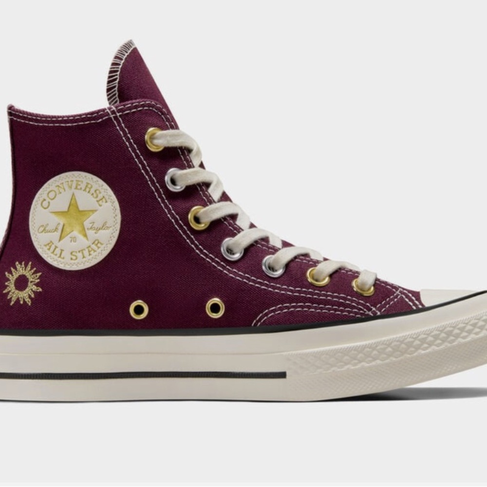 Converse size 7 Lucky Charm Maroon High-Top Sneakers used